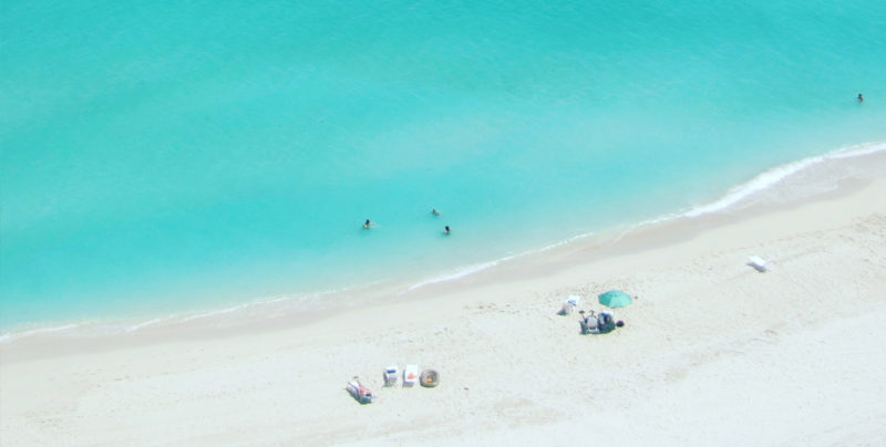 Der Strand und das Wasser am Miami Beach