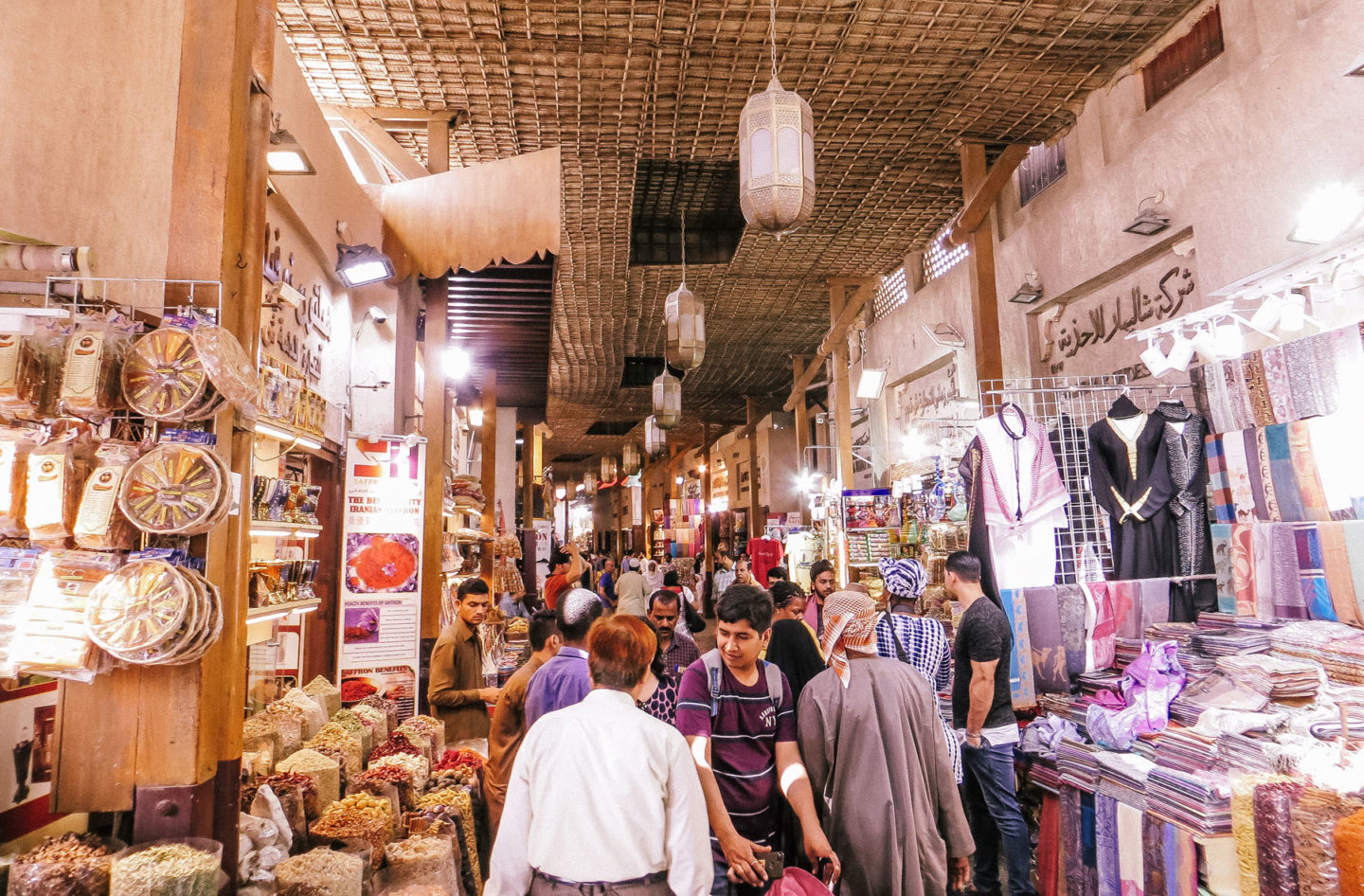 Orient Kreuzfahrt Dubai Gold Souk Stände