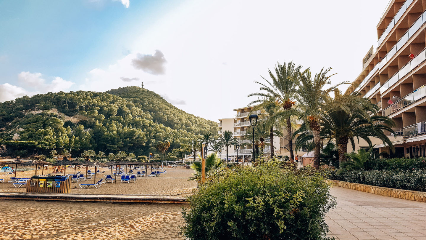 Cala Sant Vicent Ibiza Strand Promenade